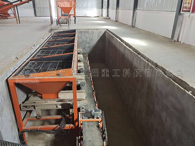 豬糞、雞糞、羊糞翻堆機(jī)車間建設(shè)方式、價(jià)格型號(hào)